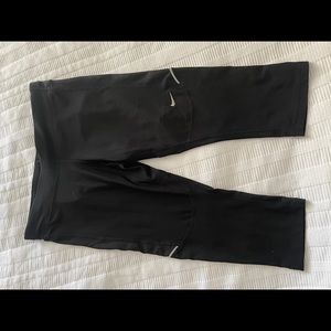 Cropped Nike running pants
